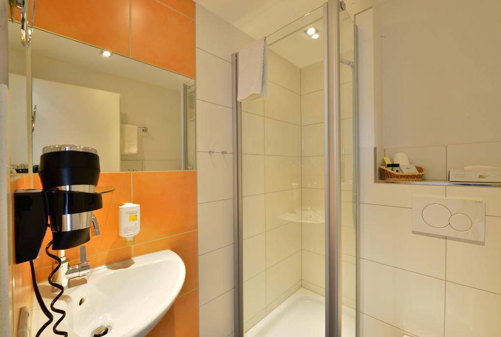 Hotel Fliegendes Klassenzimmer Bad Berleburg Ngoại thất bức ảnh
